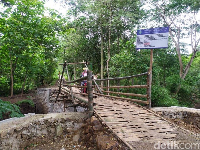 Viral Jembatan Bambu Anggaran Rp 200 Juta di Ponorogo