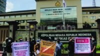 Tuntut Indra Kenz Jadi Tersangka Korban Binomo Geruduk Mabes Polri